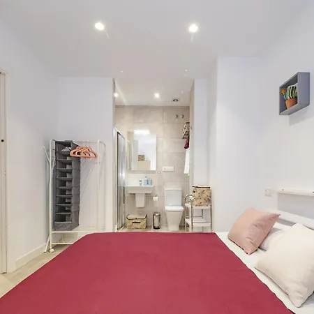 Cubo's Front Line Apartment
