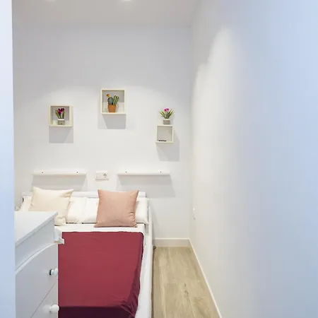 Apartment Cubo's Front Line